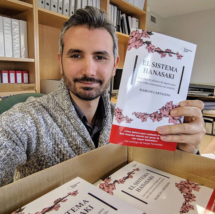 Foto marcos y libro